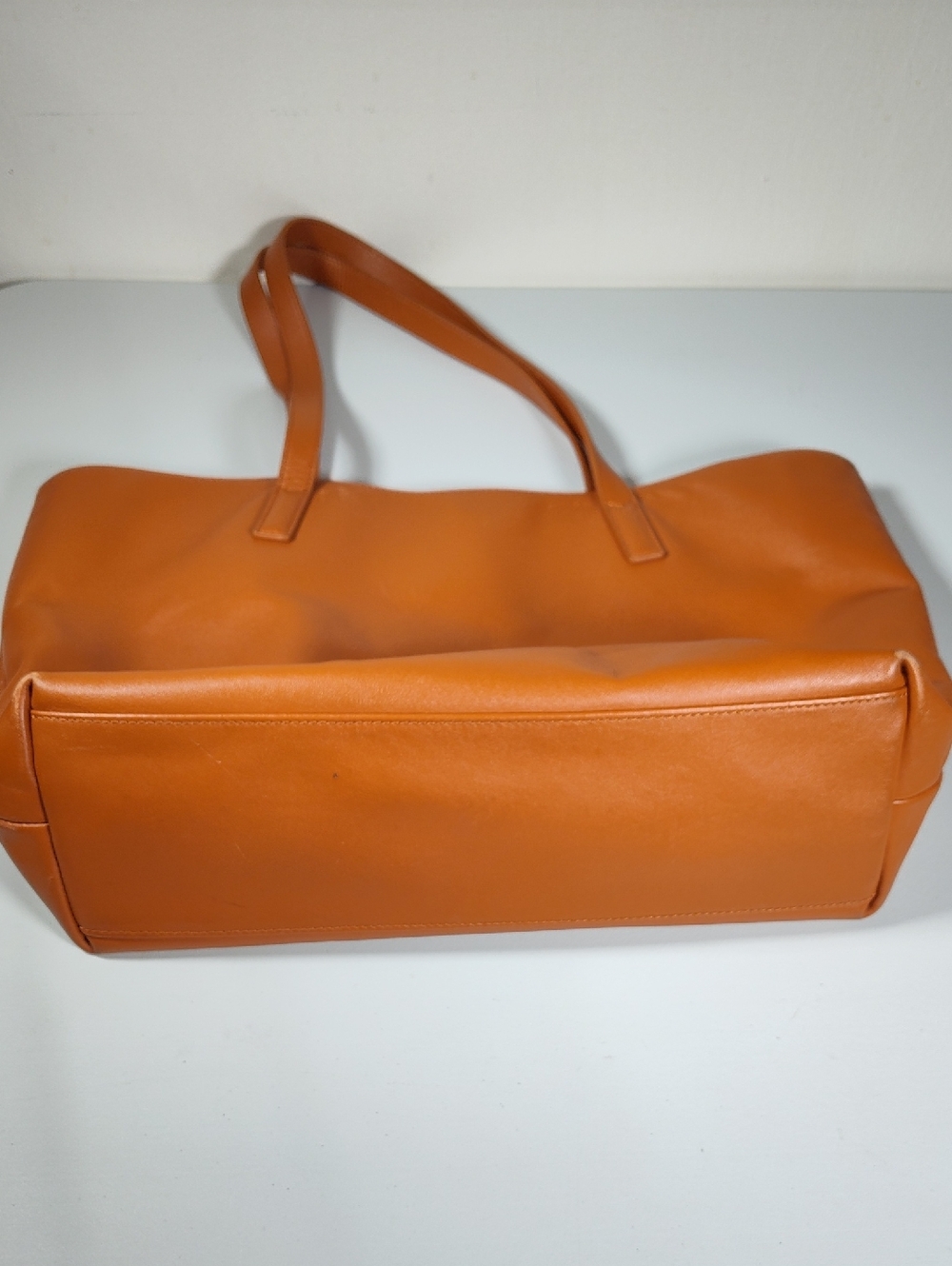 Quince Classic Italian Leather Tote in Cognac - Picture 7 of 16